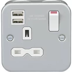Knightsbridge MR9124 13A 1-Gang SP Switched Metal Clad Socket + 2.4A 2-Outlet Type A USB Charger with White Inserts