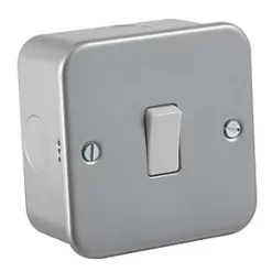 Knightsbridge M2000 10AX 1-Gang 2-Way Metal Clad 10AX Switch with White Inserts