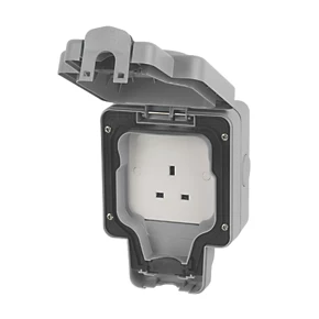 MK Masterseal Plus IP66 13A 1-Gang Weatherproof Outdoor Unswitched Socket 1 MK Masterseal Plus IP66 13A 1-Gang Weatherproof Outdoor Unswitched Socket