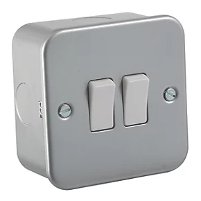 Knightsbridge M3000 10AX 2-Gang 2-Way Metal Clad 10AX Switch with White Inserts 1 Knightsbridge M3000 10AX 2-Gang 2-Way Metal Clad 10AX Switch with White Inserts