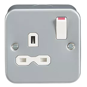 Knightsbridge MR7000 13A 1-Gang DP Switched Metal Clad Metal Clad Socket with White Inserts 2 Knightsbridge MR7000 13A 1-Gang DP Switched Metal Clad Metal Clad Socket with White Inserts - Image 2