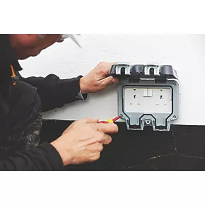 British General IP66 13A 2-Gang DP Weatherproof Outdoor Switched Socket 5 British General IP66 13A 2-Gang DP Weatherproof Outdoor Switched Socket - Image 5