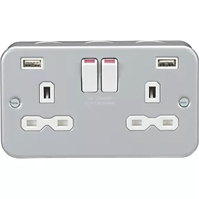 Knightsbridge MR9224 13A 2-Gang SP Switched Metal Clad Socket + 2.4A 2-Outlet Type A USB Charger with White Inserts 1 Knightsbridge MR9224 13A 2-Gang SP Switched Metal Clad Socket + 2.4A 2-Outlet Type A USB Charger with White Inserts