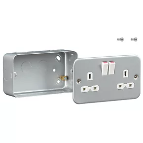 Knightsbridge MR9000 13A 2-Gang DP Switched Metal Clad Metal Clad Socket with White Inserts 4 Knightsbridge MR9000 13A 2-Gang DP Switched Metal Clad Metal Clad Socket with White Inserts - Image 4