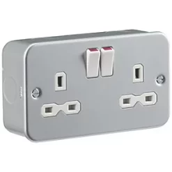 Knightsbridge MR9000 13A 2-Gang DP Switched Metal Clad Metal Clad Socket with White Inserts