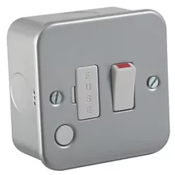Knightsbridge M6300F 13A Switched Metal Clad Fused Spur & Flex Outlet with White Inserts